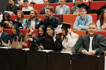 Absolventenfeier 2024 Hochschule Düsseldorf (HSD)

